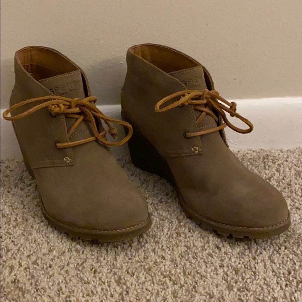 *SOLD* Sperry Stella Prow Wedge Booties